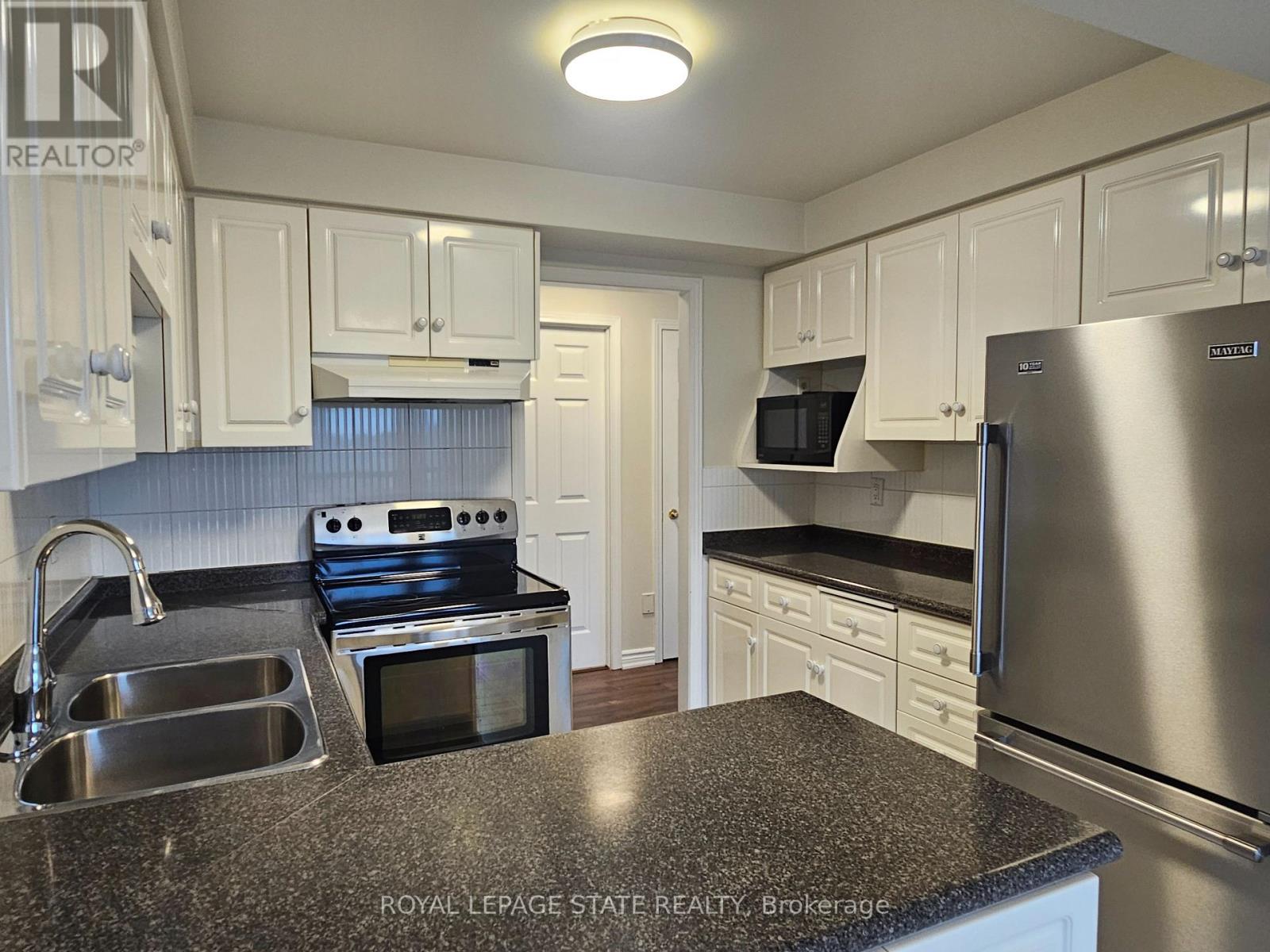 11e - 67 Caroline Street S, Hamilton, Ontario  L8P 3K6 - Photo 10 - X12590754