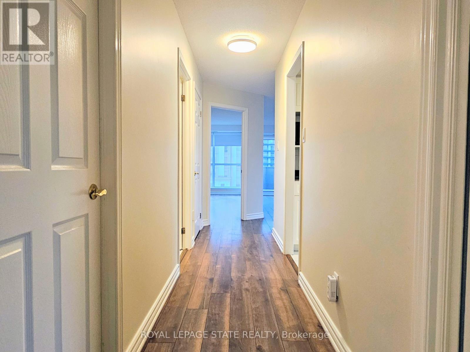 11e - 67 Caroline Street S, Hamilton, Ontario  L8P 3K6 - Photo 3 - X12590754