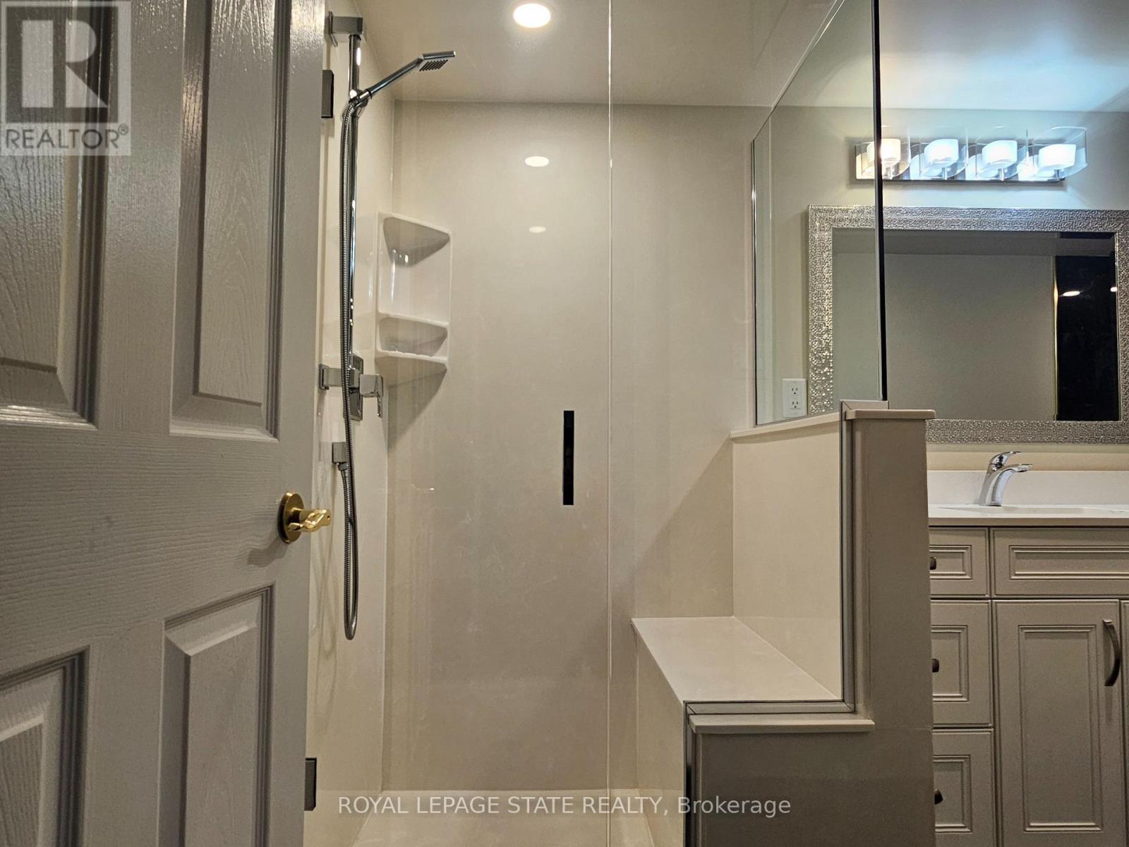 11e - 67 Caroline Street S, Hamilton, Ontario  L8P 3K6 - Photo 8 - X12590754