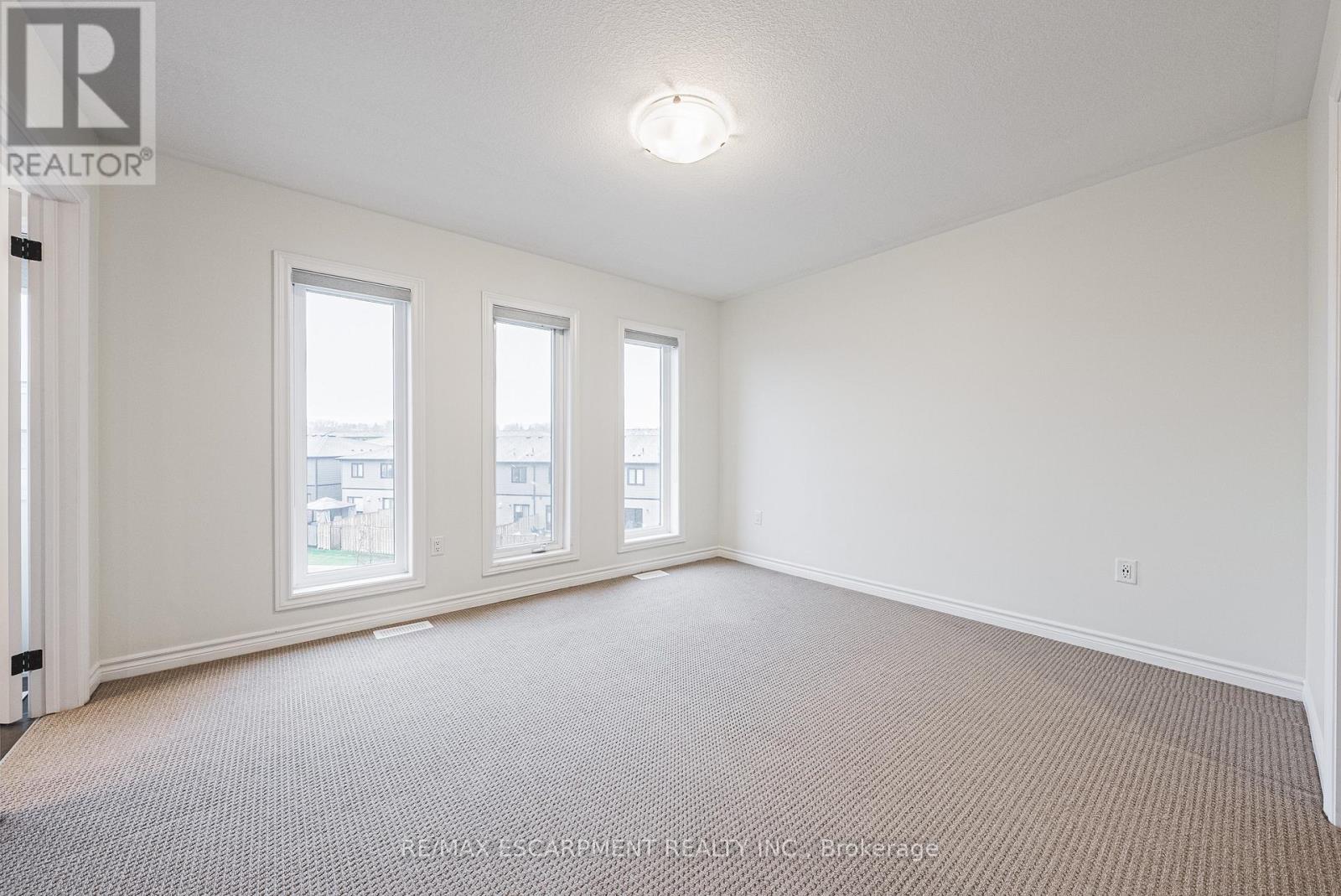 47 Cadwell Lane, Hamilton, Ontario  L9C 0C4 - Photo 14 - X12590768