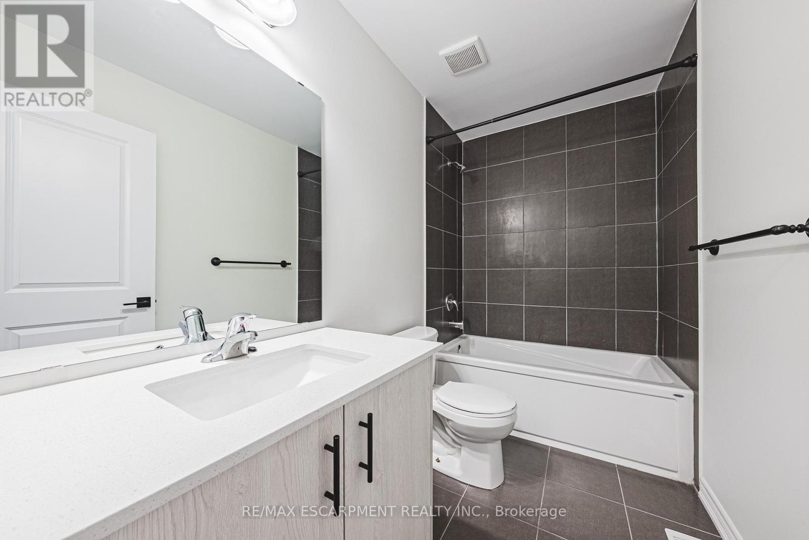 47 Cadwell Lane, Hamilton, Ontario  L9C 0C4 - Photo 20 - X12590768