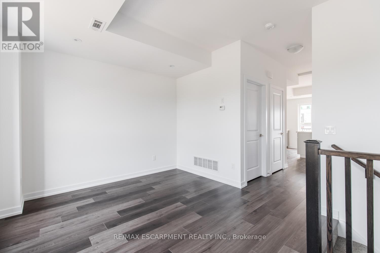 15 - 70 Kenesky Drive, Hamilton, Ontario  L8B 2A9 - Photo 4 - X12590874