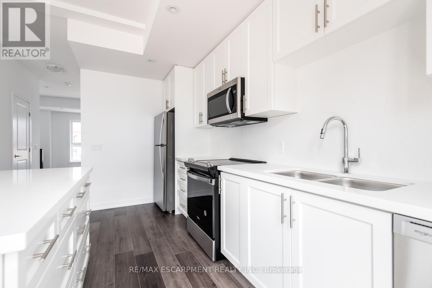 15 - 70 Kenesky Drive, Hamilton, Ontario  L8B 2A9 - Photo 9 - X12590874