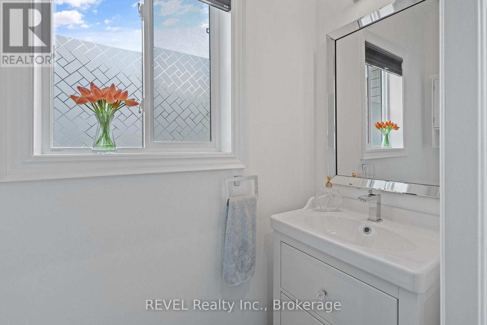 1018 Kerby Street, Fort Erie, Ontario  L2A 0B9 - Photo 14 - X12590934