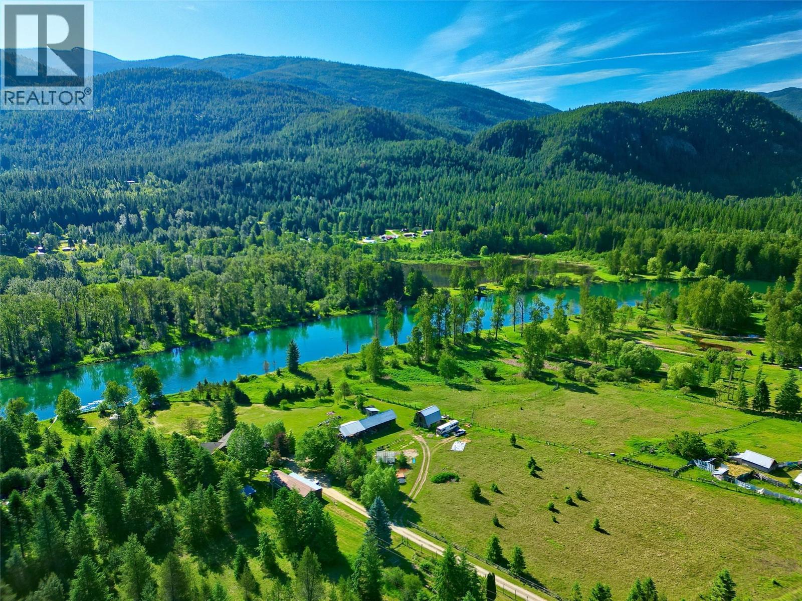 6702 APPLEDALE LOWER Road, Winlaw, British Columbia