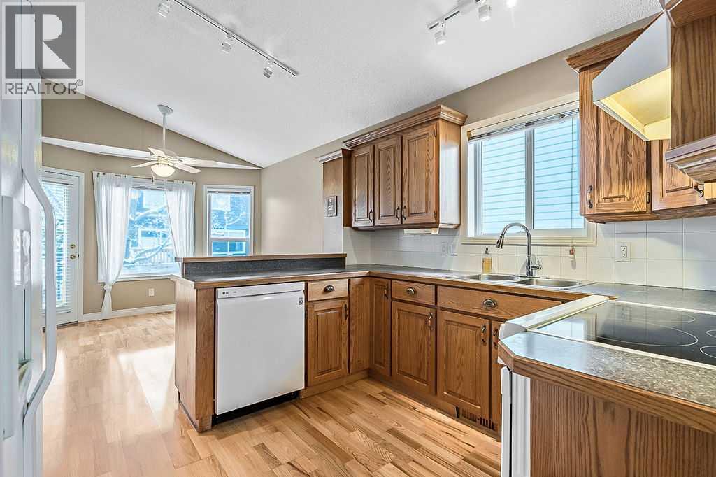 13 Sheep River Link, Okotoks, Alberta  T1S 1R3 - Photo 11 - A2273023