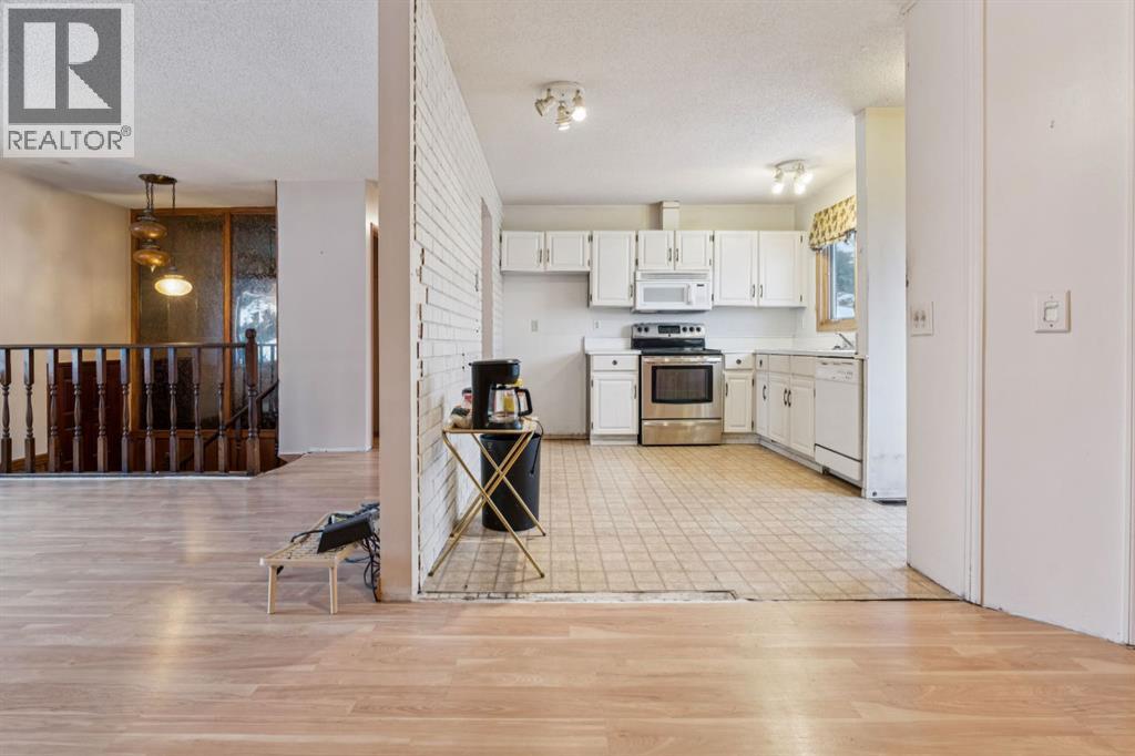 468 Queen Charlotte Road Se, Calgary, Alberta  T2J 4H7 - Photo 13 - A2273262