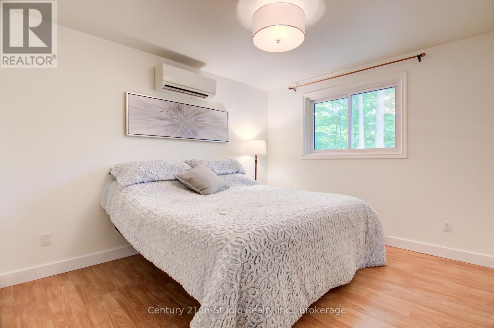 25 Emerson Avenue, South Bruce Peninsula, Ontario  N0H 2G0 - Photo 21 - X12305891