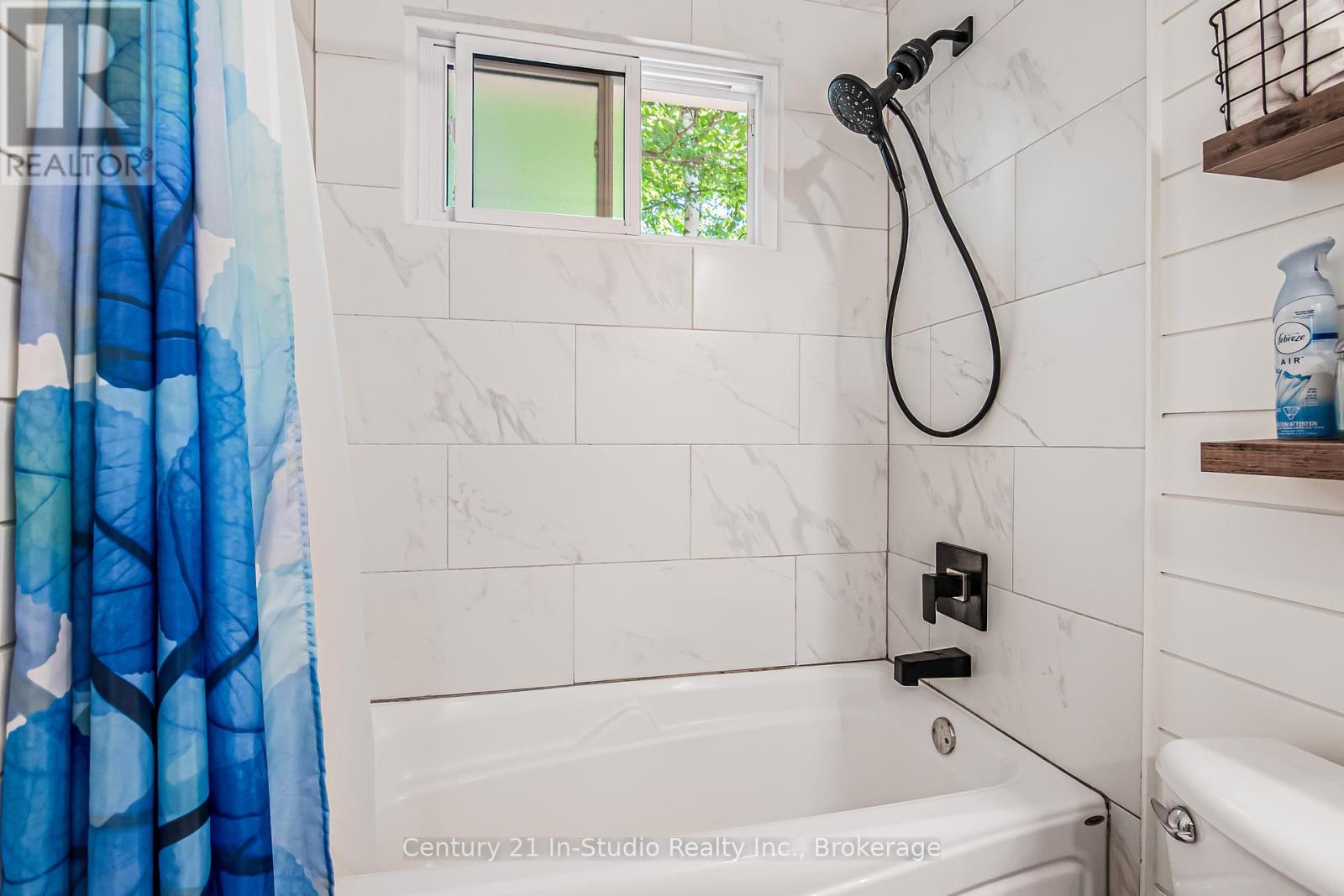 25 Emerson Avenue, South Bruce Peninsula, Ontario  N0H 2G0 - Photo 28 - X12305891