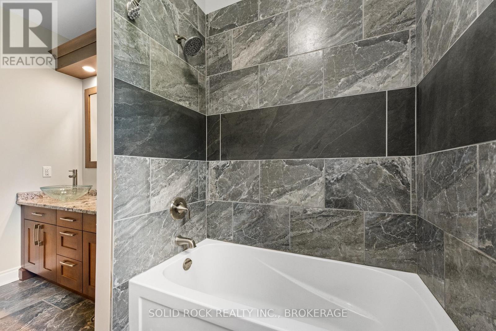 132 Western Avenue, Drummond/north Elmsley, Ontario  K7A 4S4 - Photo 21 - X12464254