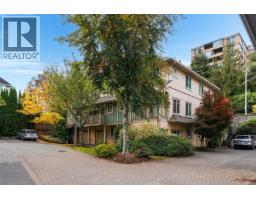 3 1405 Mallek Cres Mayfair