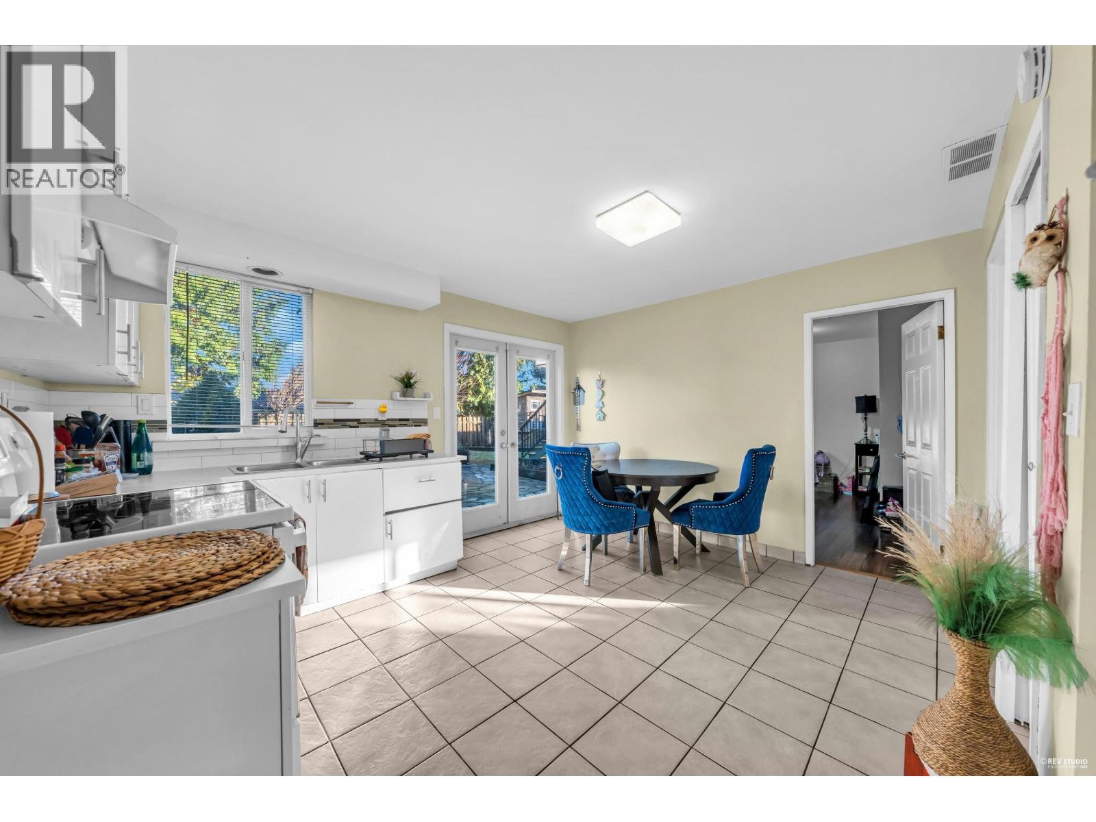 2731 Daybreak Avenue, Coquitlam, British Columbia  V3C 2E8 - Photo 36 - R3069847