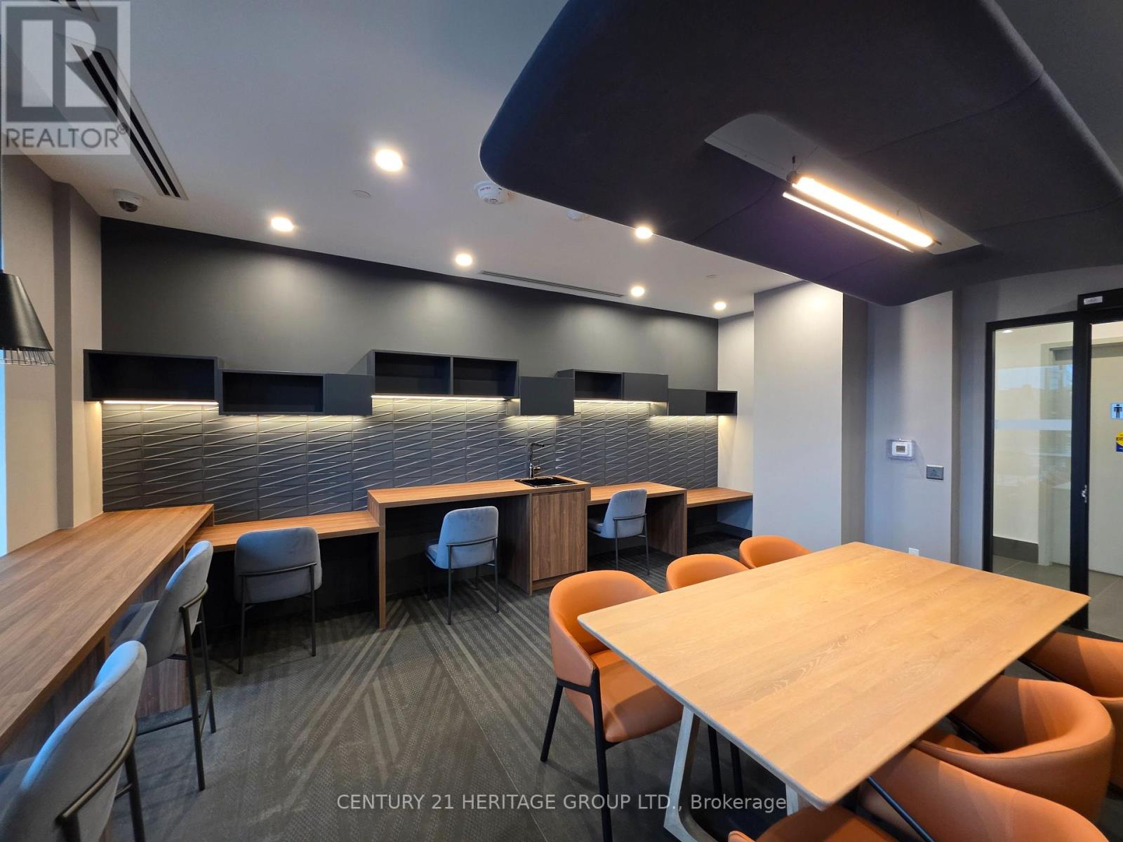 702 - 1037 The Queensway, Toronto, Ontario M8Z 6C7 - Photo 41 - W12587552