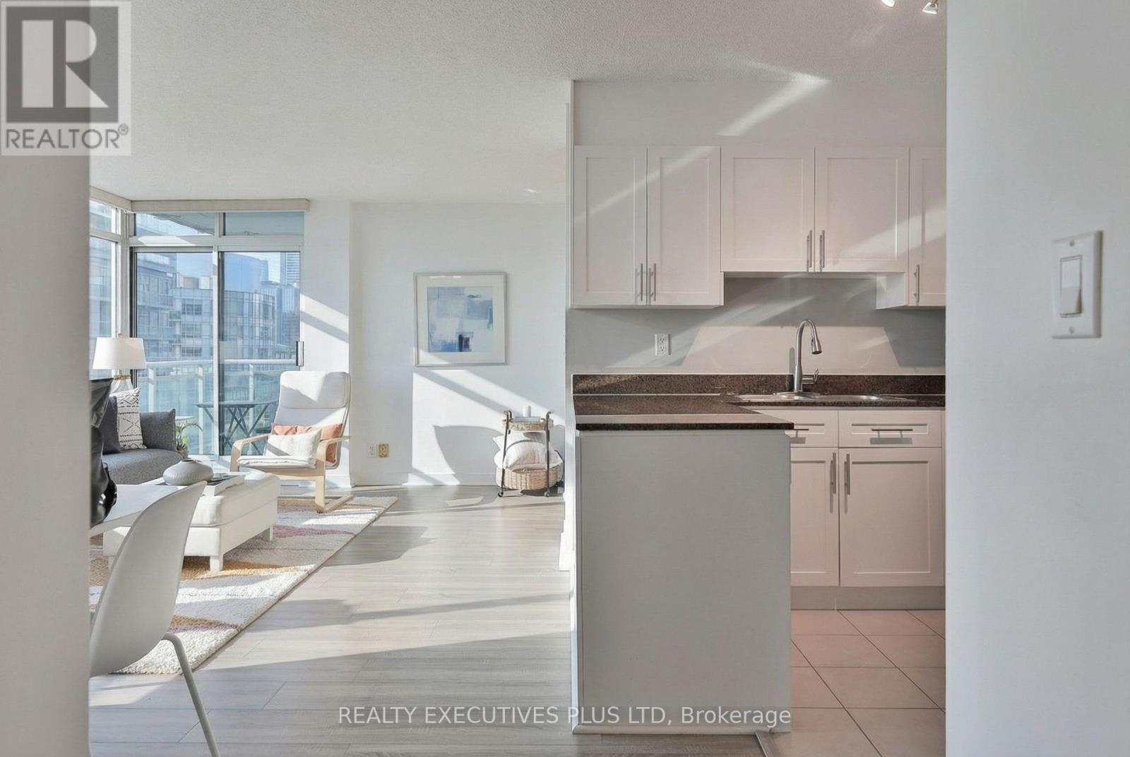 2703 - 381 Front Street W, Toronto, Ontario  M5V 3R8 - Photo 13 - C12590908