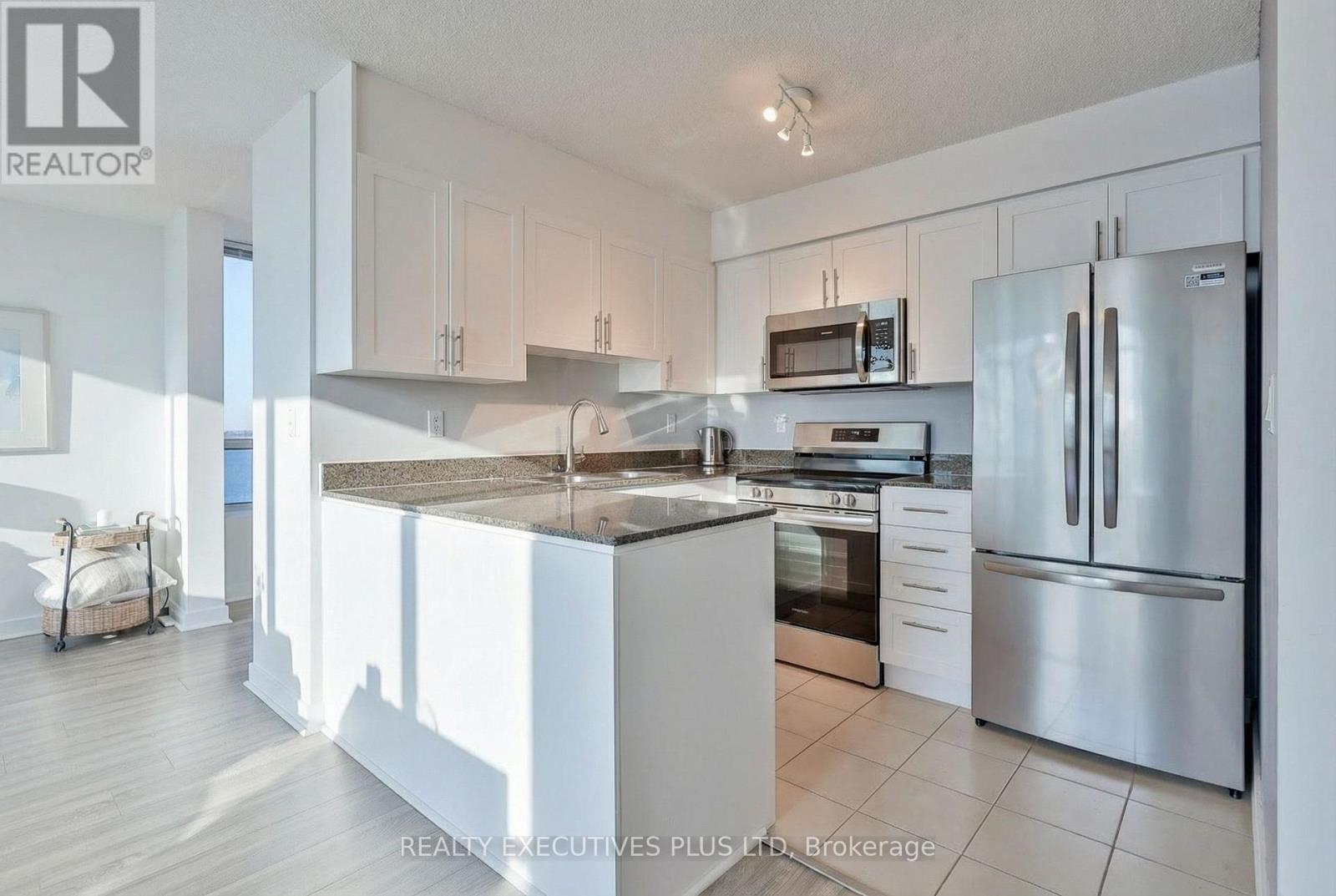 2703 - 381 Front Street W, Toronto, Ontario  M5V 3R8 - Photo 14 - C12590908