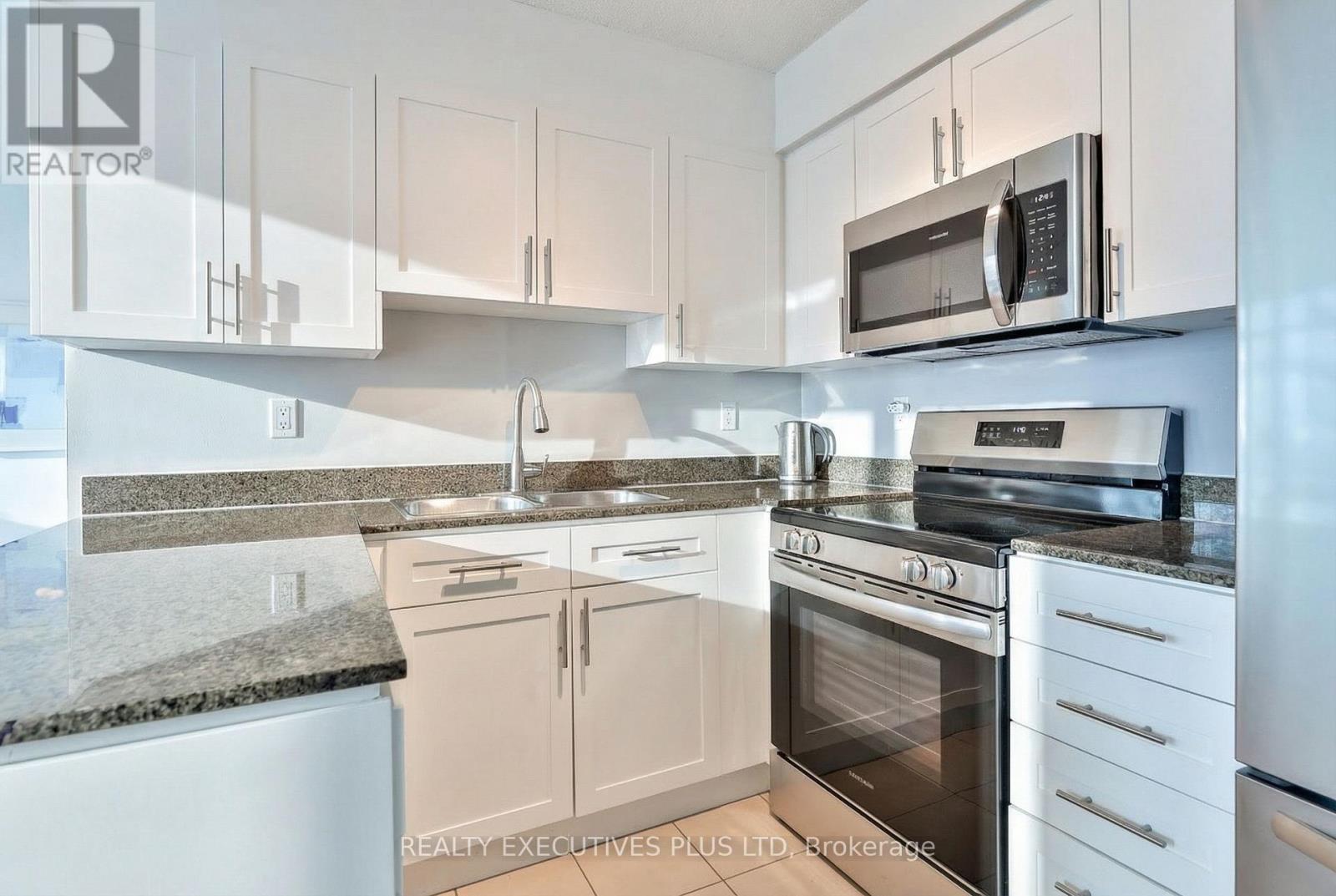 2703 - 381 Front Street W, Toronto, Ontario  M5V 3R8 - Photo 17 - C12590908