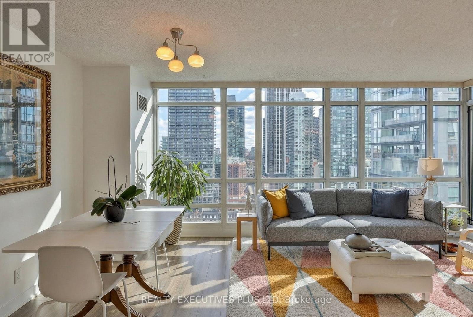 2703 - 381 Front Street W, Toronto, Ontario  M5V 3R8 - Photo 2 - C12590908