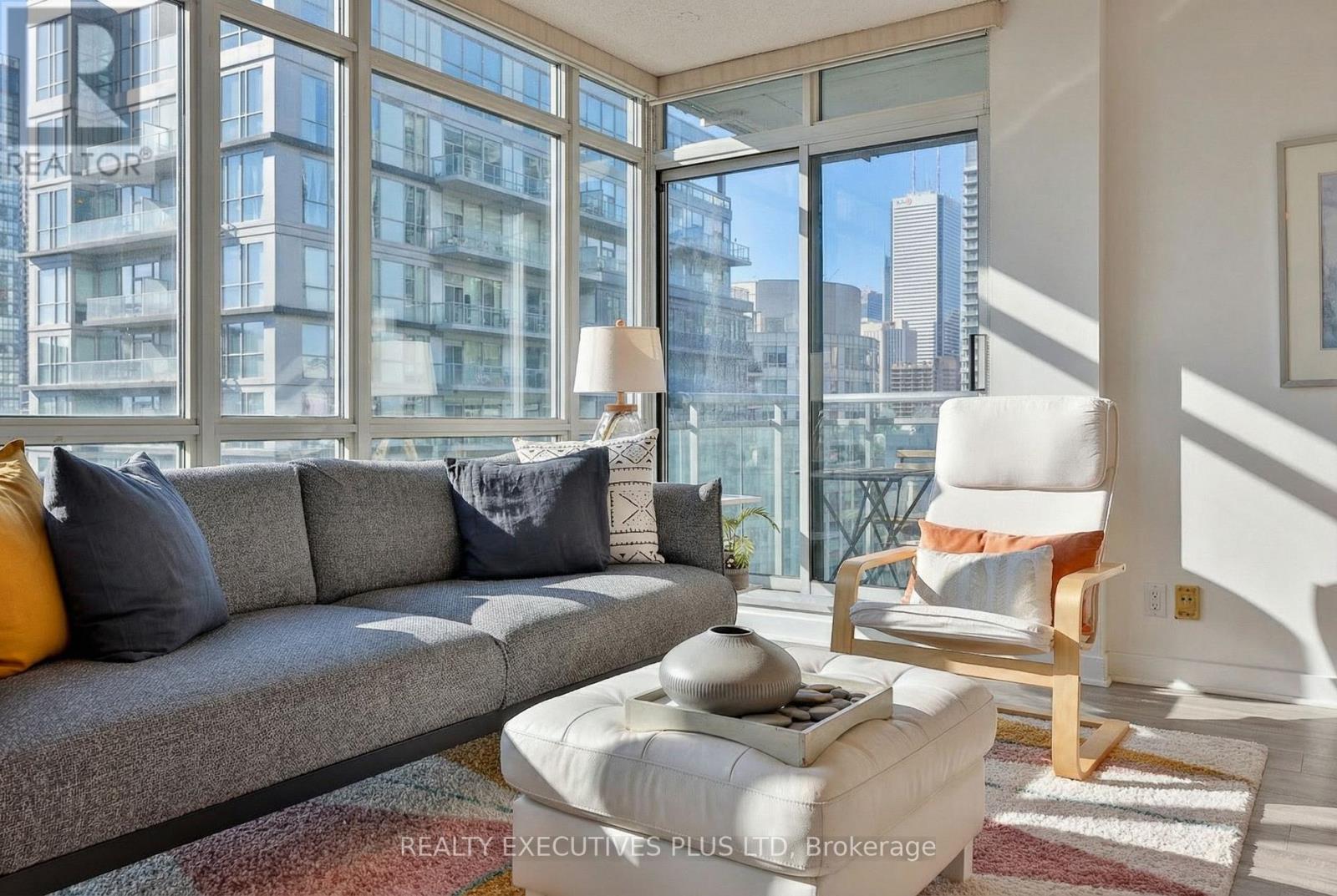 2703 - 381 Front Street W, Toronto, Ontario  M5V 3R8 - Photo 5 - C12590908