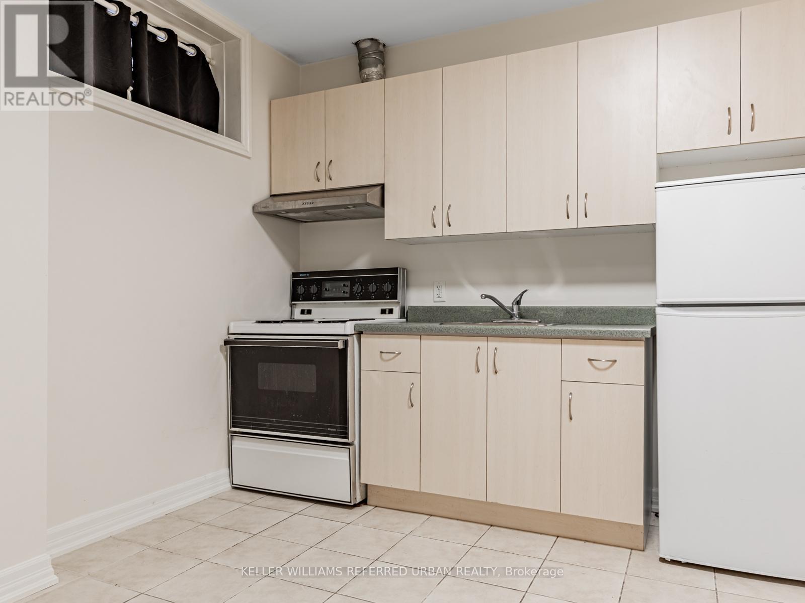 Bsmt - 20 Roberta Drive, Toronto, Ontario  M6A 2J5 - Photo 6 - C12591008