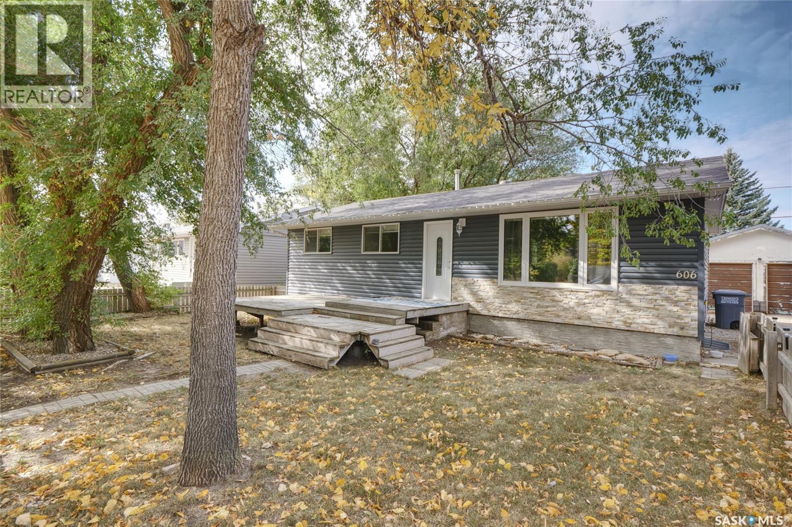 606 6th STREET W, chaplin, Saskatchewan