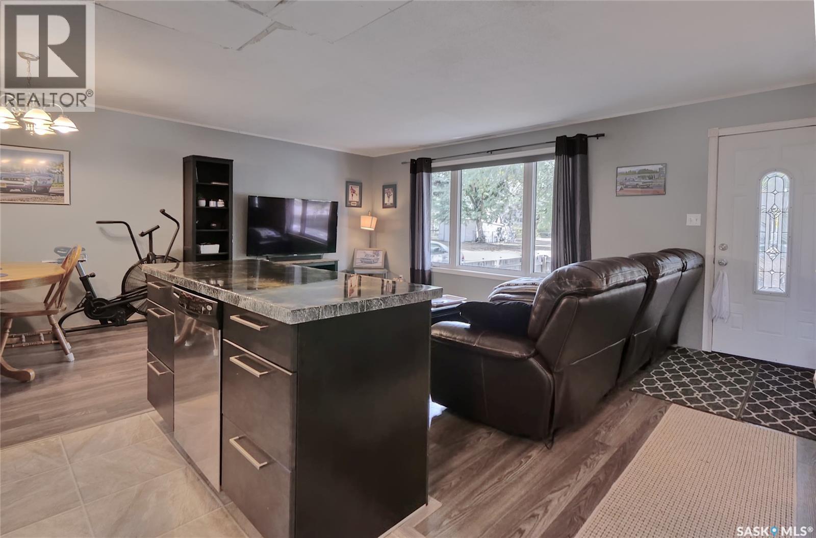 606 6th Street W, Chaplin, Saskatchewan  S0H 0V0 - Photo 5 - SK024870