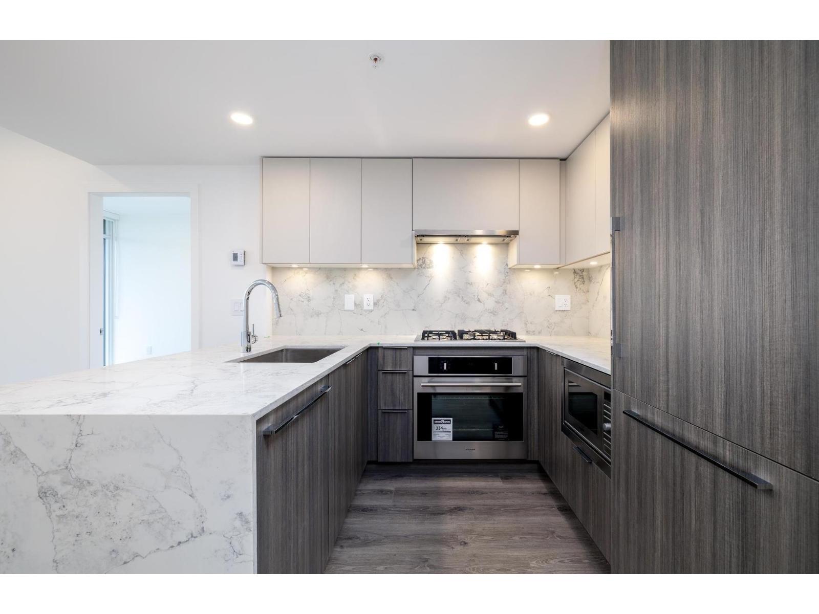 803 10333 133 Street, Surrey, British Columbia  V3R 2H4 - Photo 3 - R3071134