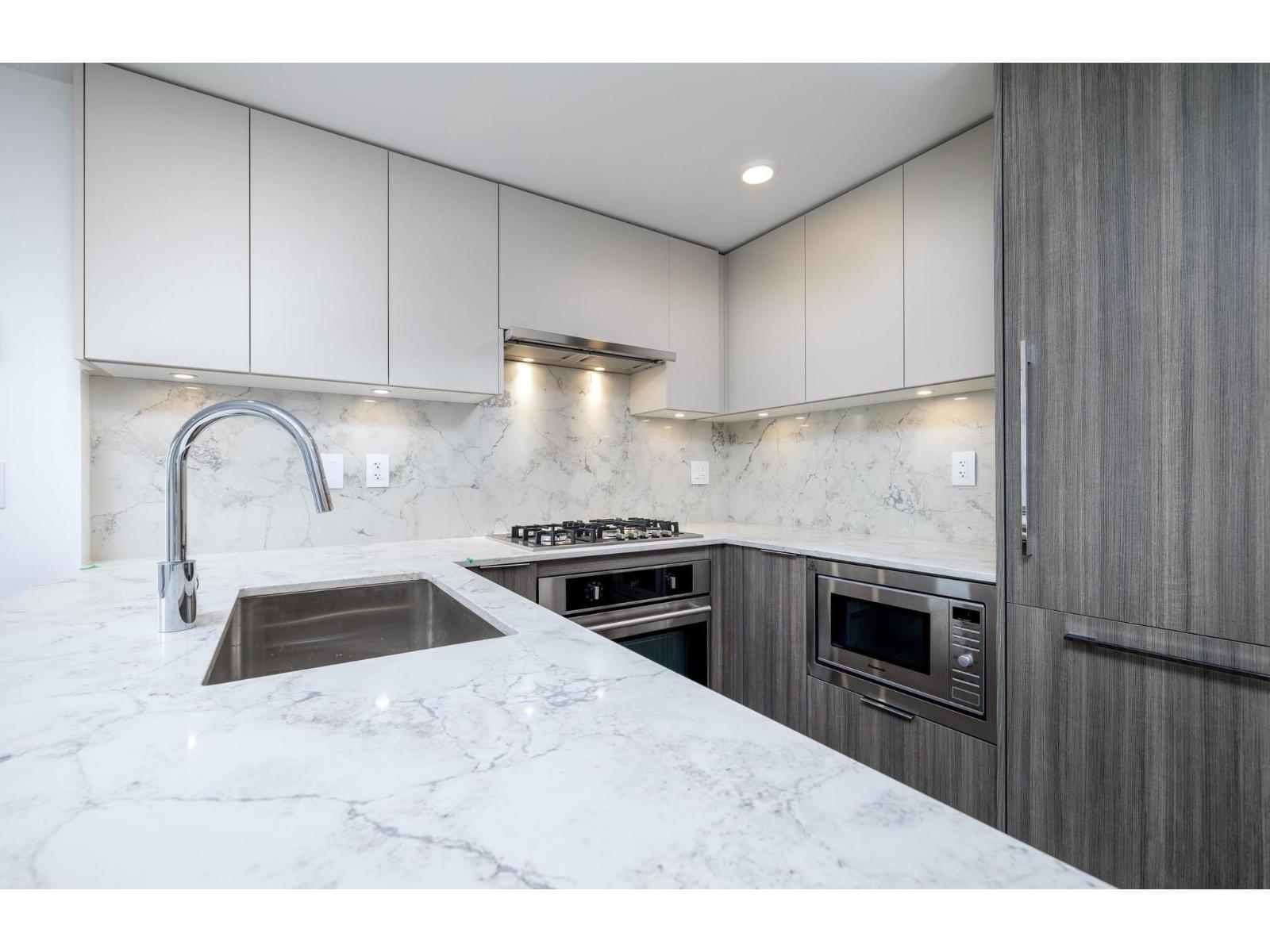 803 10333 133 Street, Surrey, British Columbia  V3R 2H4 - Photo 4 - R3071134