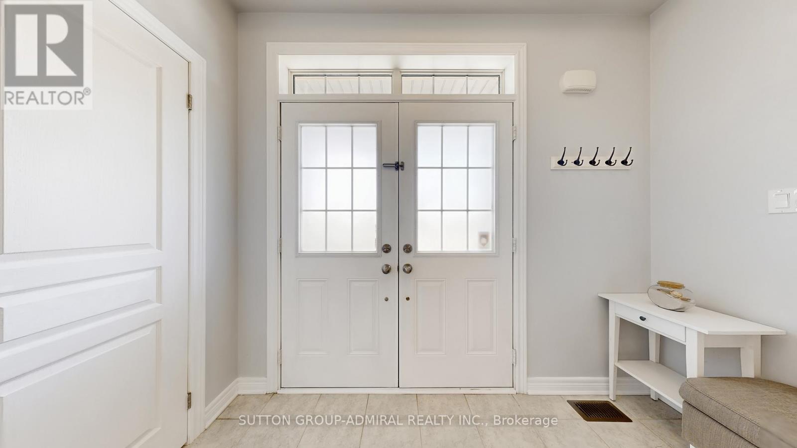 6 Andreeta Drive, Vaughan, Ontario  L4H 4H4 - Photo 3 - N12590994