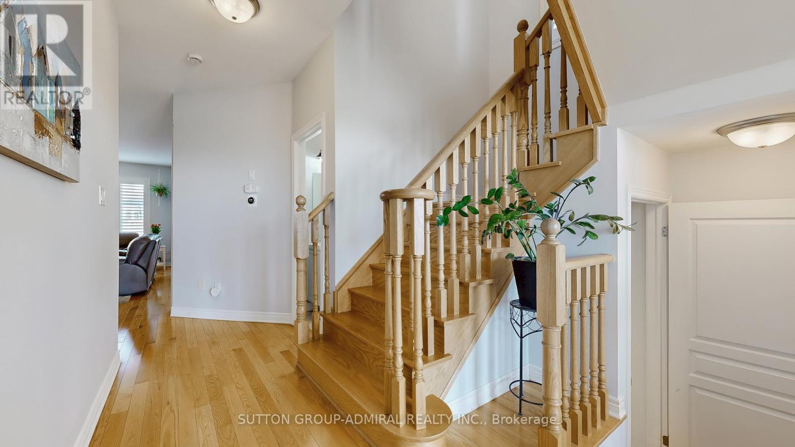 6 Andreeta Drive, Vaughan, Ontario  L4H 4H4 - Photo 4 - N12590994