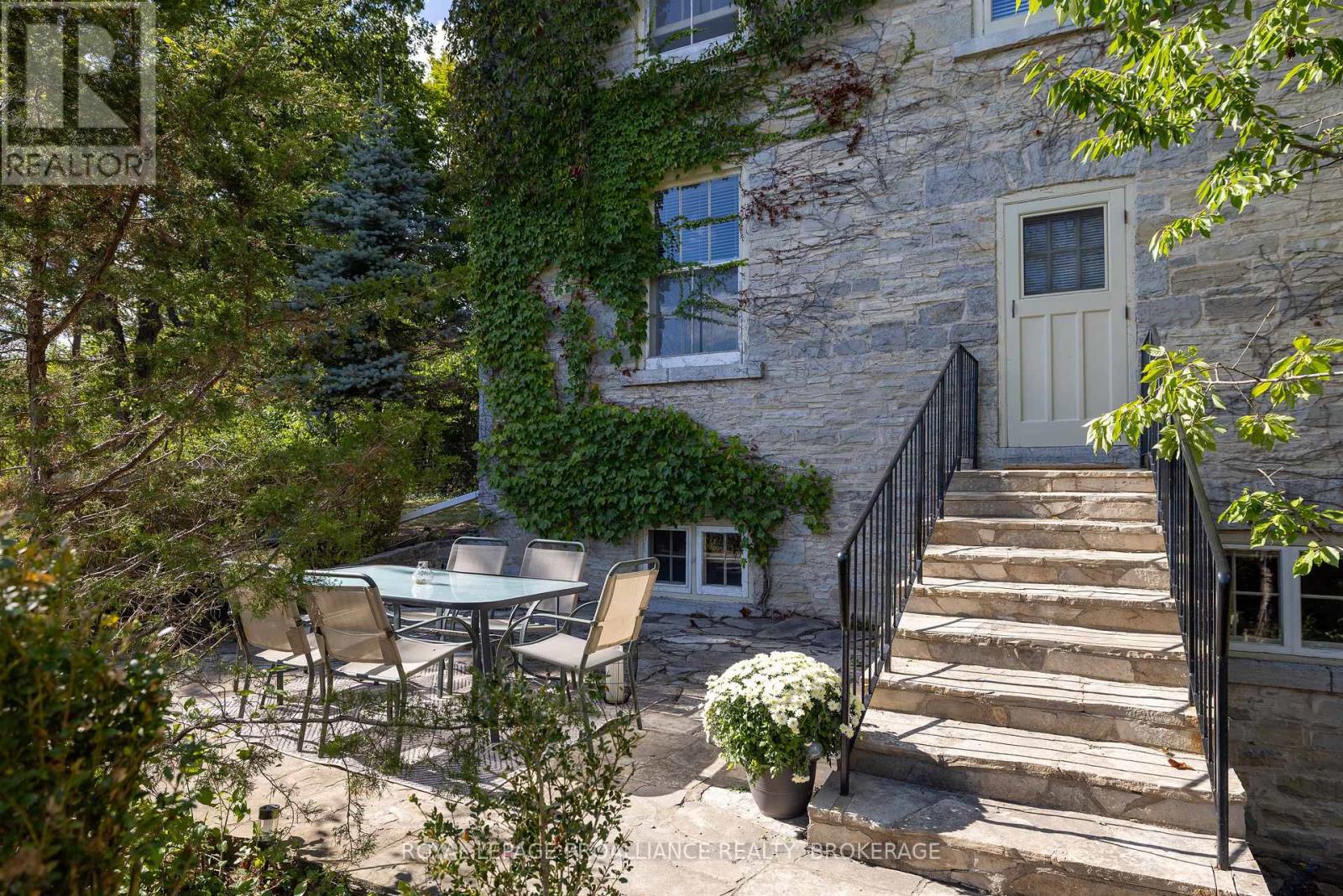 1049 Highway 2 E, Kingston, Ontario  K7L 4V1 - Photo 36 - X12591204