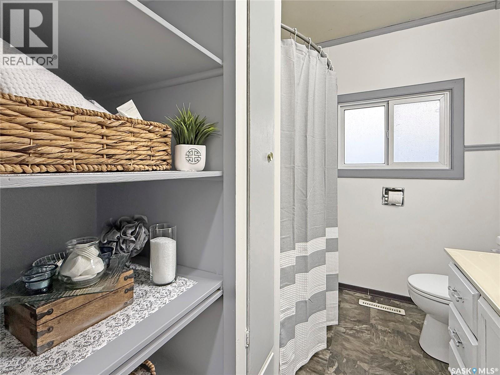 314 10th Avenue Nw, Swift Current, Saskatchewan  S9H 1B6 - Photo 7 - SK024812