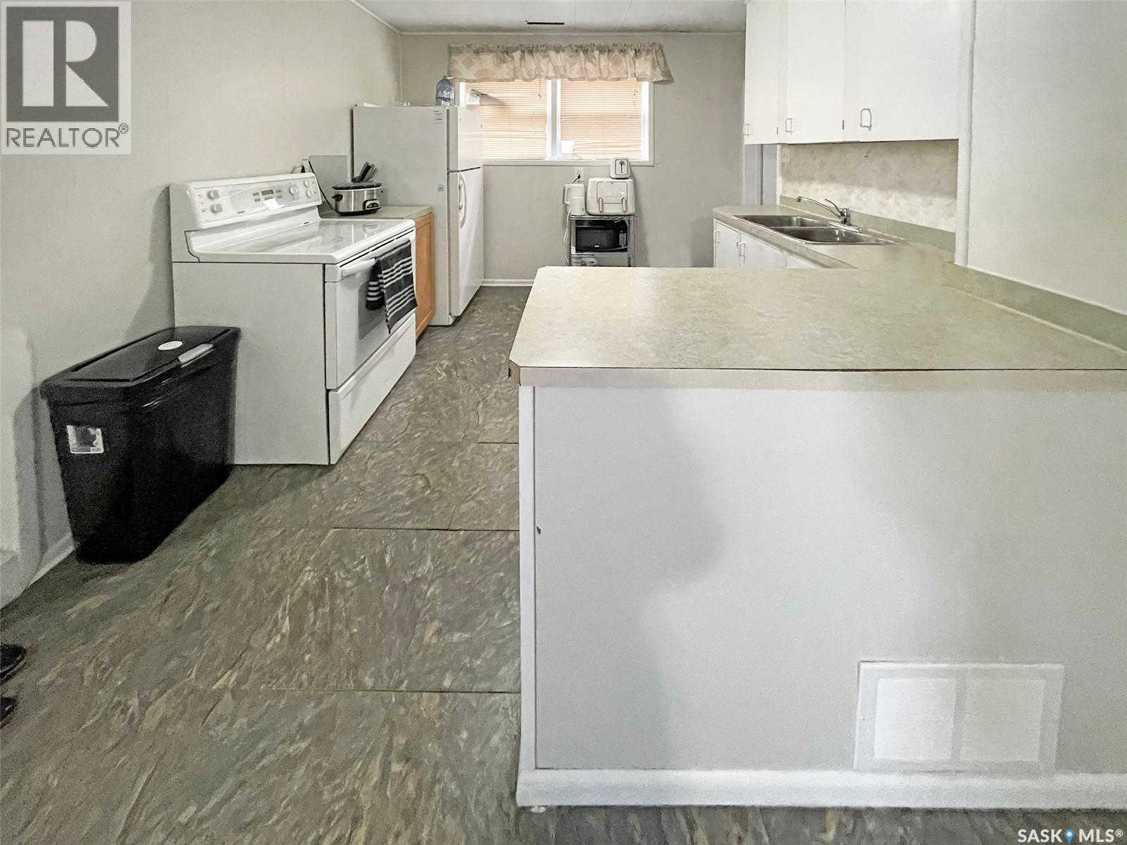 314 10th Avenue Nw, Swift Current, Saskatchewan  S9H 1B6 - Photo 13 - SK024812