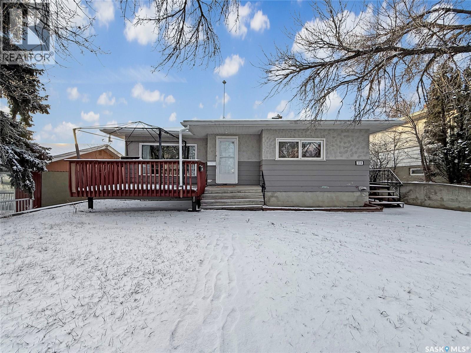 314 10th Avenue Nw, Swift Current, Saskatchewan  S9H 1B6 - Photo 1 - SK024812