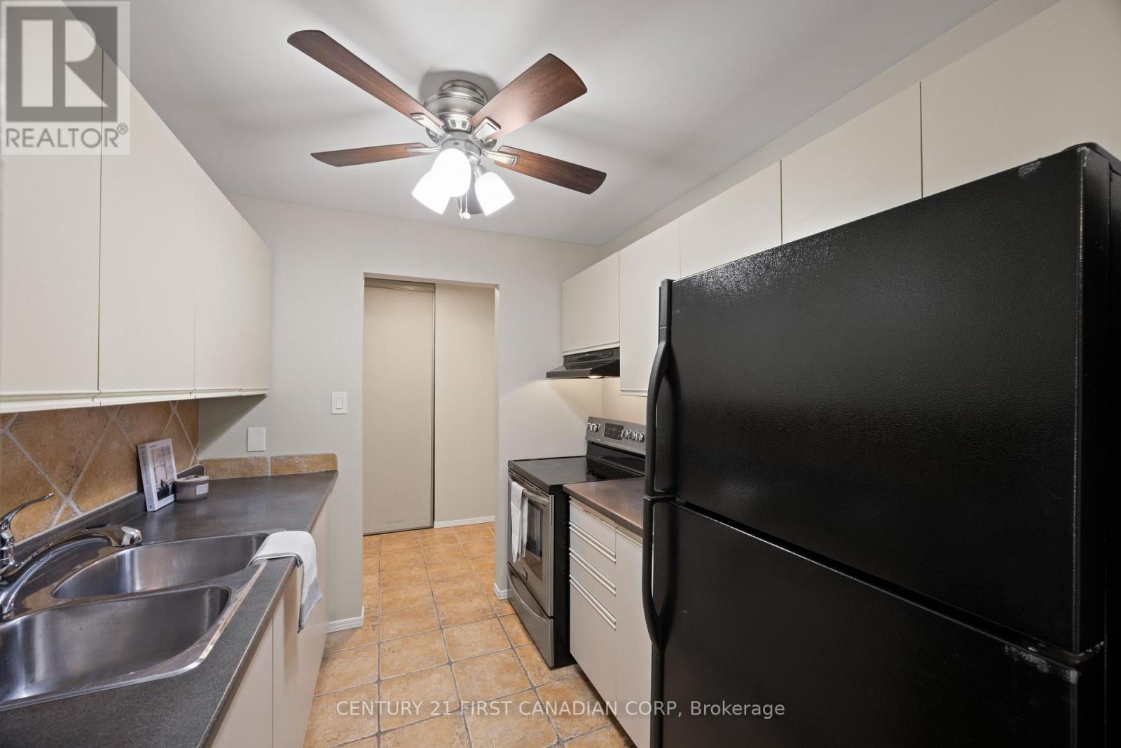 208 - 2228 Trafalgar Street, London East, Ontario  N5V 4J8 - Photo 10 - X12591040