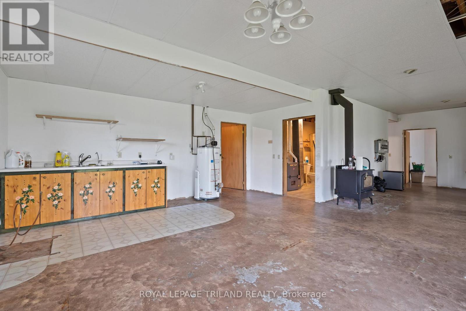 25090 Dundonald Road, Southwest Middlesex, Ontario  N0N 1A0 - Photo 27 - X12591102