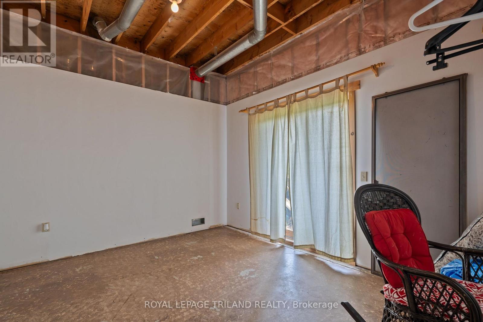 25090 Dundonald Road, Southwest Middlesex, Ontario  N0N 1A0 - Photo 28 - X12591102