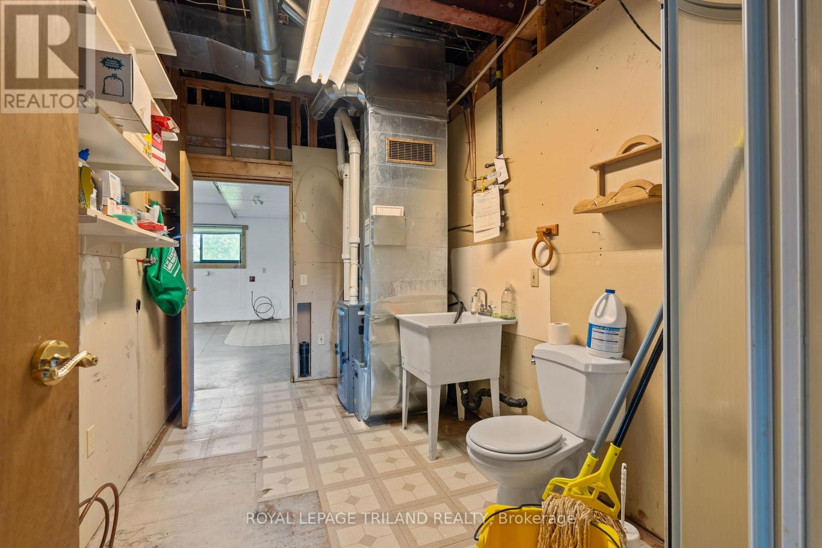 25090 Dundonald Road, Southwest Middlesex, Ontario  N0N 1A0 - Photo 32 - X12591102