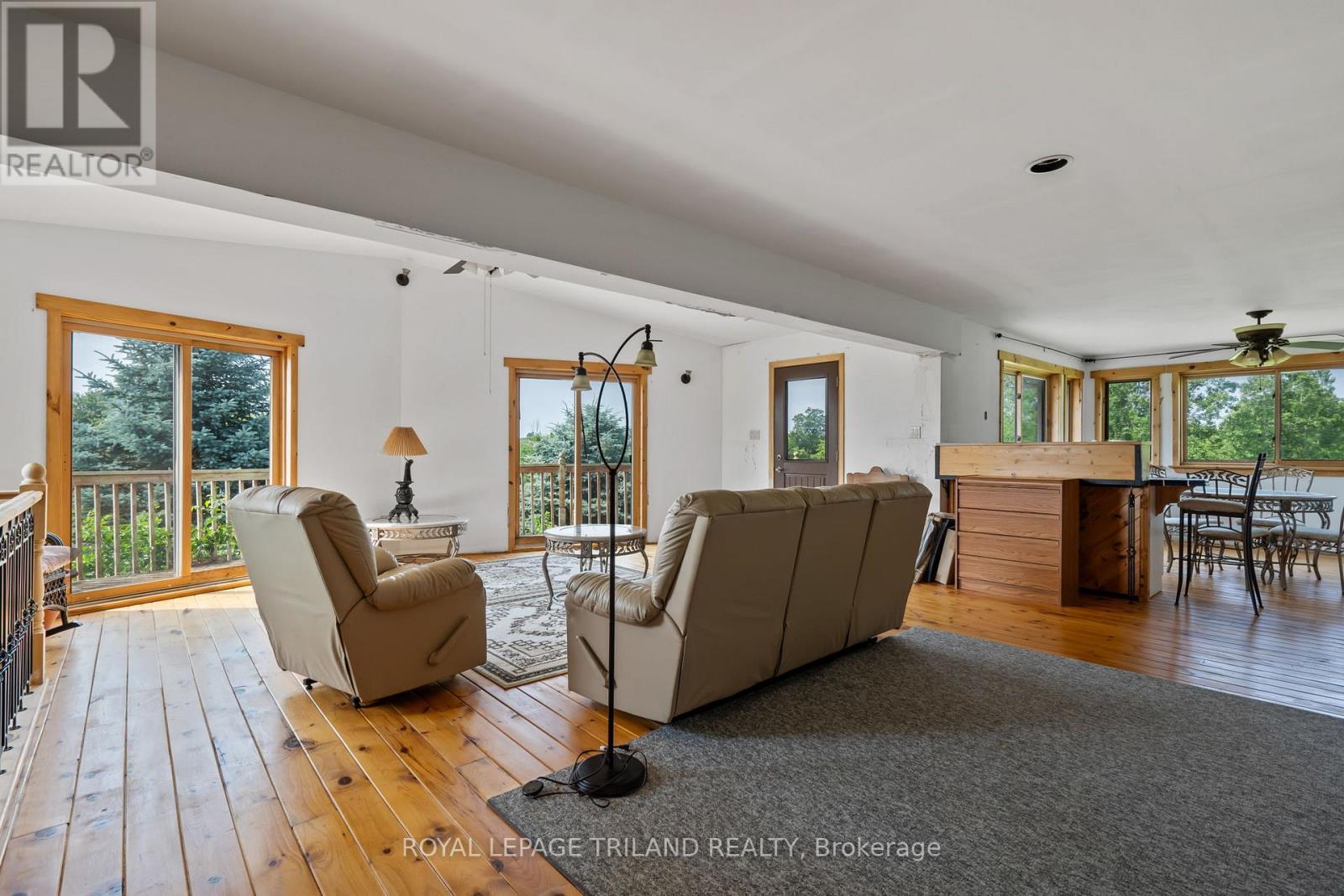 25090 Dundonald Road, Southwest Middlesex, Ontario  N0N 1A0 - Photo 5 - X12591102