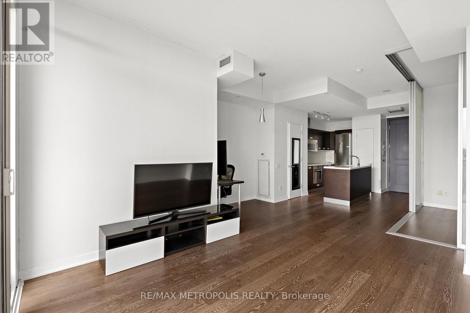 302 - 88 Park Lawn Road, Toronto, Ontario  M8Y 0B5 - Photo 8 - W12590914