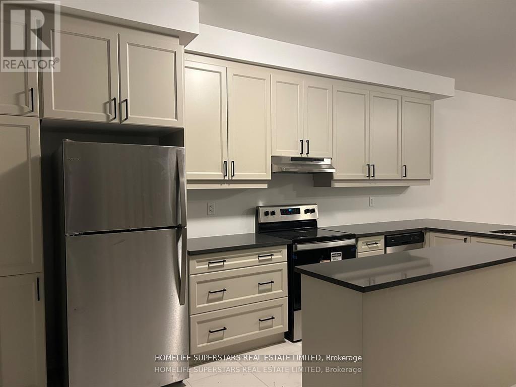 44 Melmar Street, Brampton, Ontario  L7A 5K6 - Photo 3 - W12590938