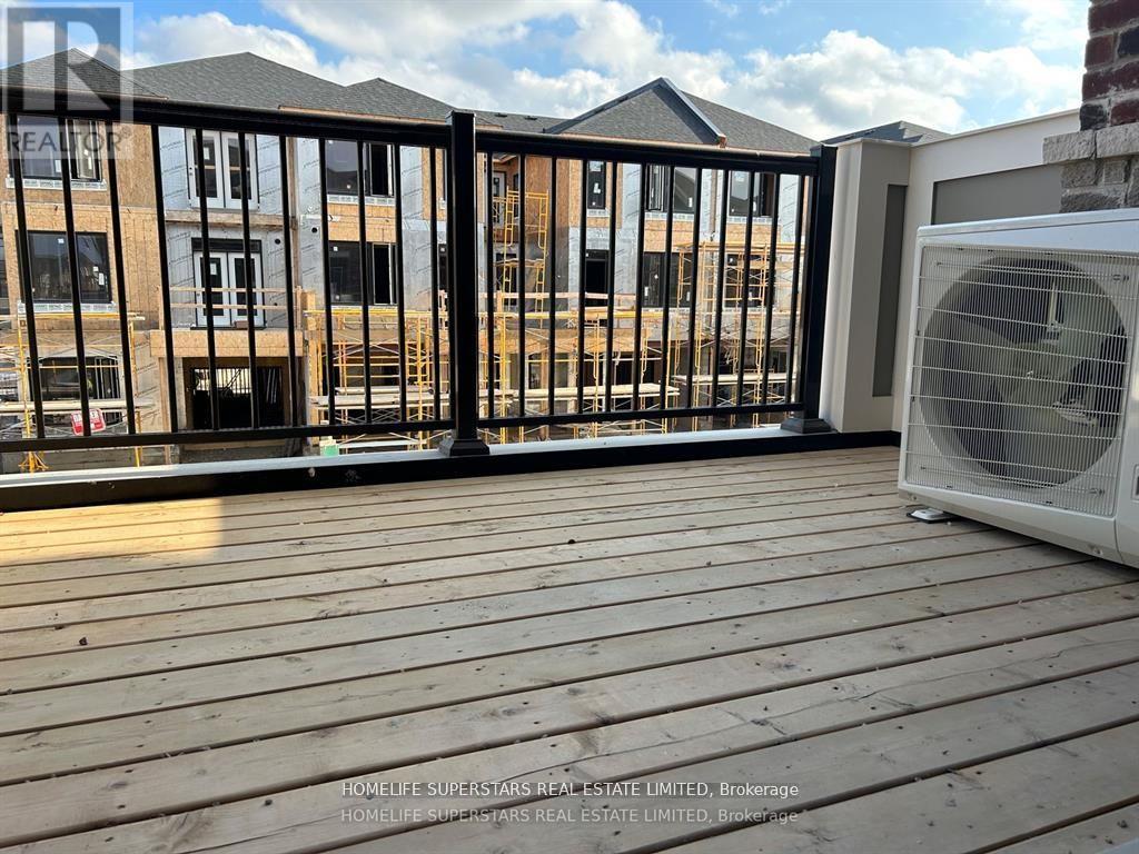 44 Melmar Street, Brampton, Ontario  L7A 5K6 - Photo 7 - W12590938