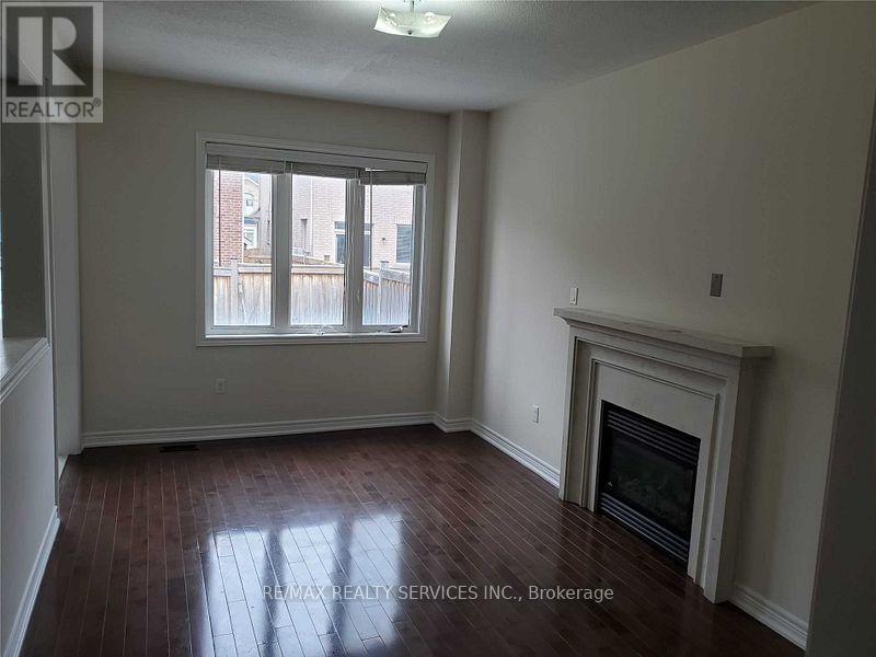 16 Swancreek Court, Brampton, Ontario  L6P 3S7 - Photo 6 - W12590942