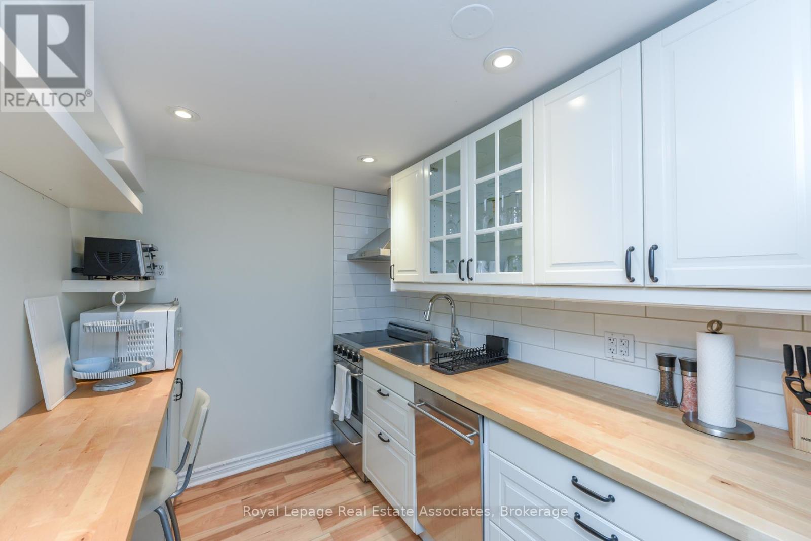 Lower Level - 3162 Folkway Drive, Mississauga, Ontario  L5L 2A3 - Photo 11 - W12590948