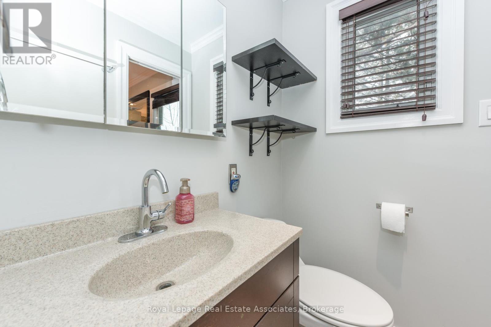 Upper Level - 3162 Folkway Drive, Mississauga, Ontario  L5L 2A3 - Photo 36 - W12590950