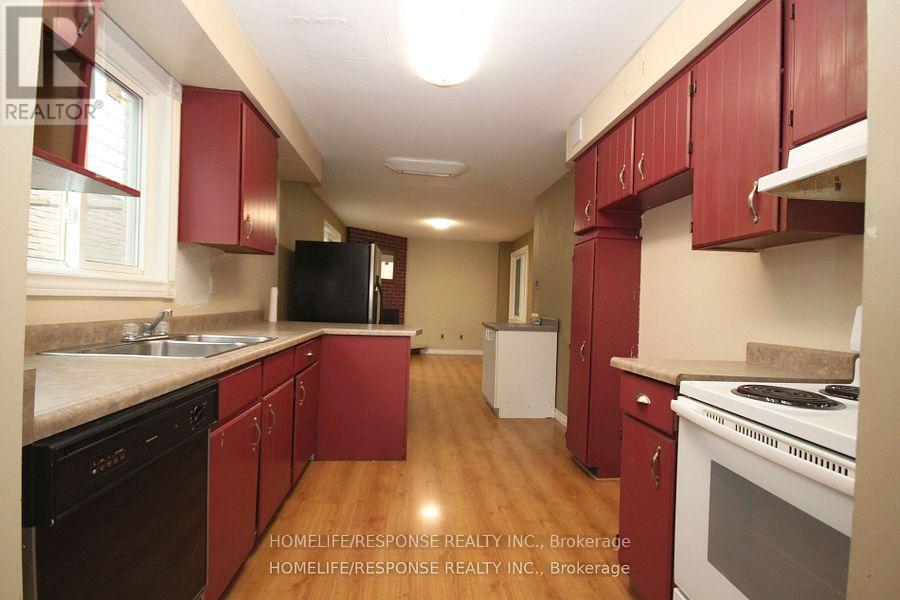 32 Denlow Drive, Brampton, Ontario  L6Y 2L4 - Photo 11 - W12590964