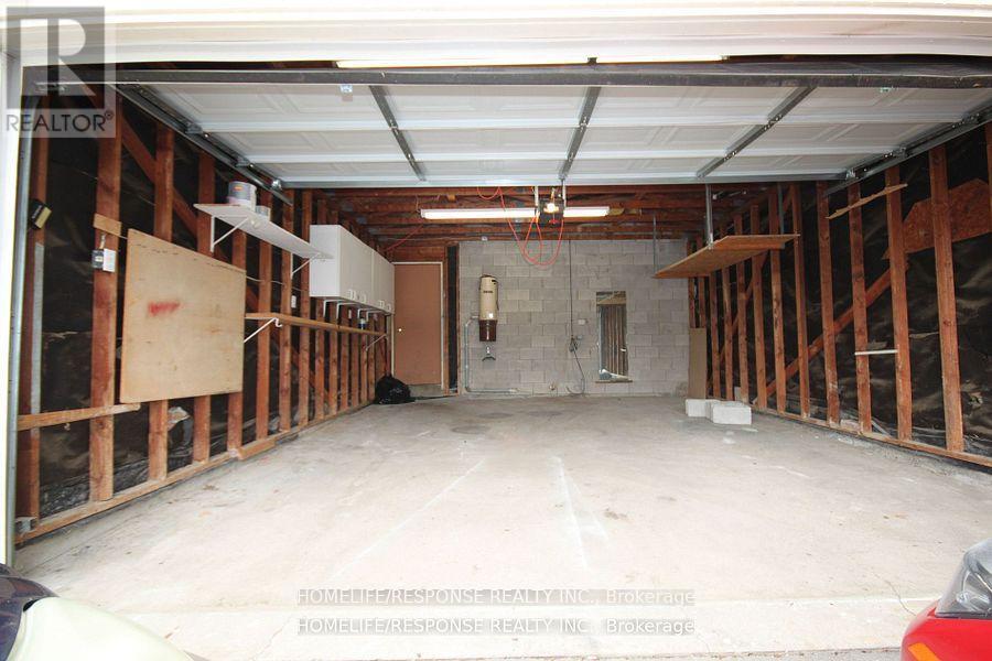 32 Denlow Drive, Brampton, Ontario  L6Y 2L4 - Photo 22 - W12590964