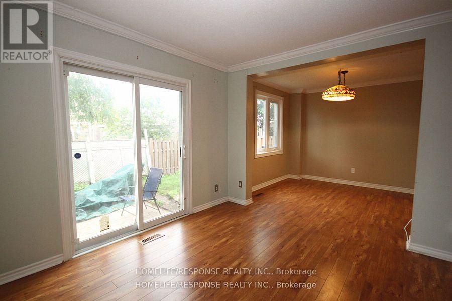 32 Denlow Drive, Brampton, Ontario  L6Y 2L4 - Photo 8 - W12590964