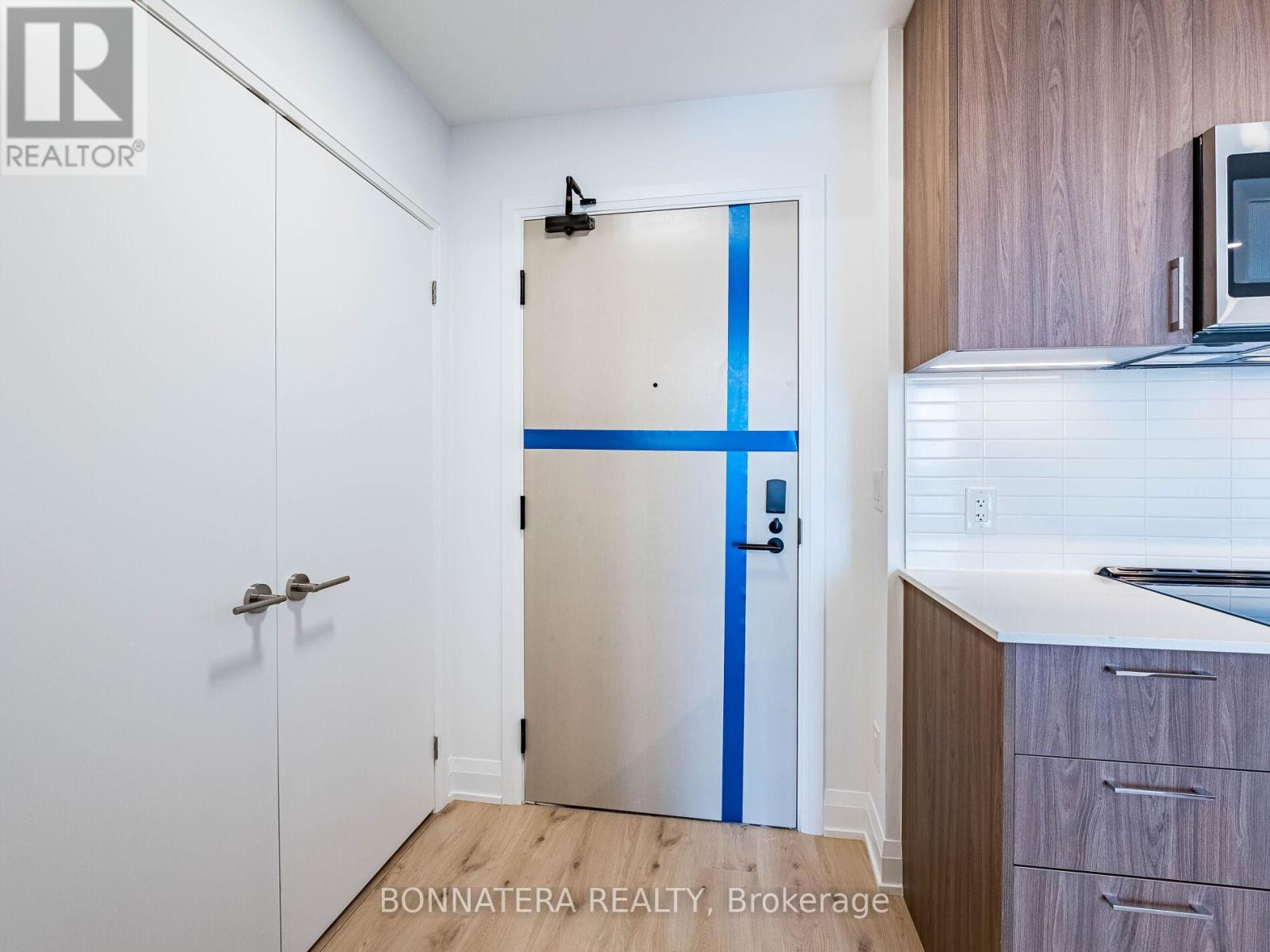 404 - 3250 Carding Mill Trail, Oakville, Ontario  L6M 1L3 - Photo 16 - W12590970