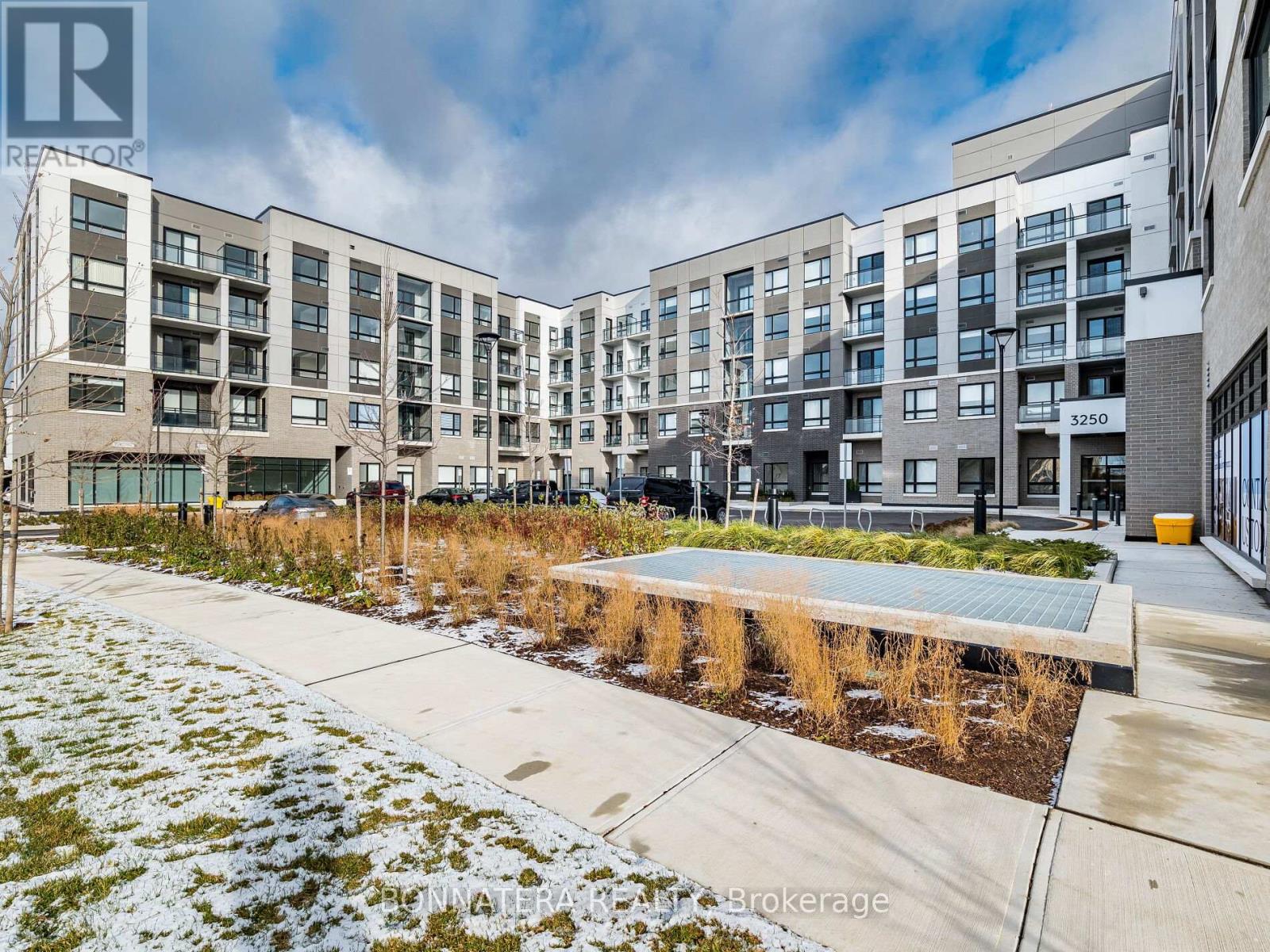 404 - 3250 Carding Mill Trail, Oakville, Ontario  L6M 1L3 - Photo 6 - W12590970