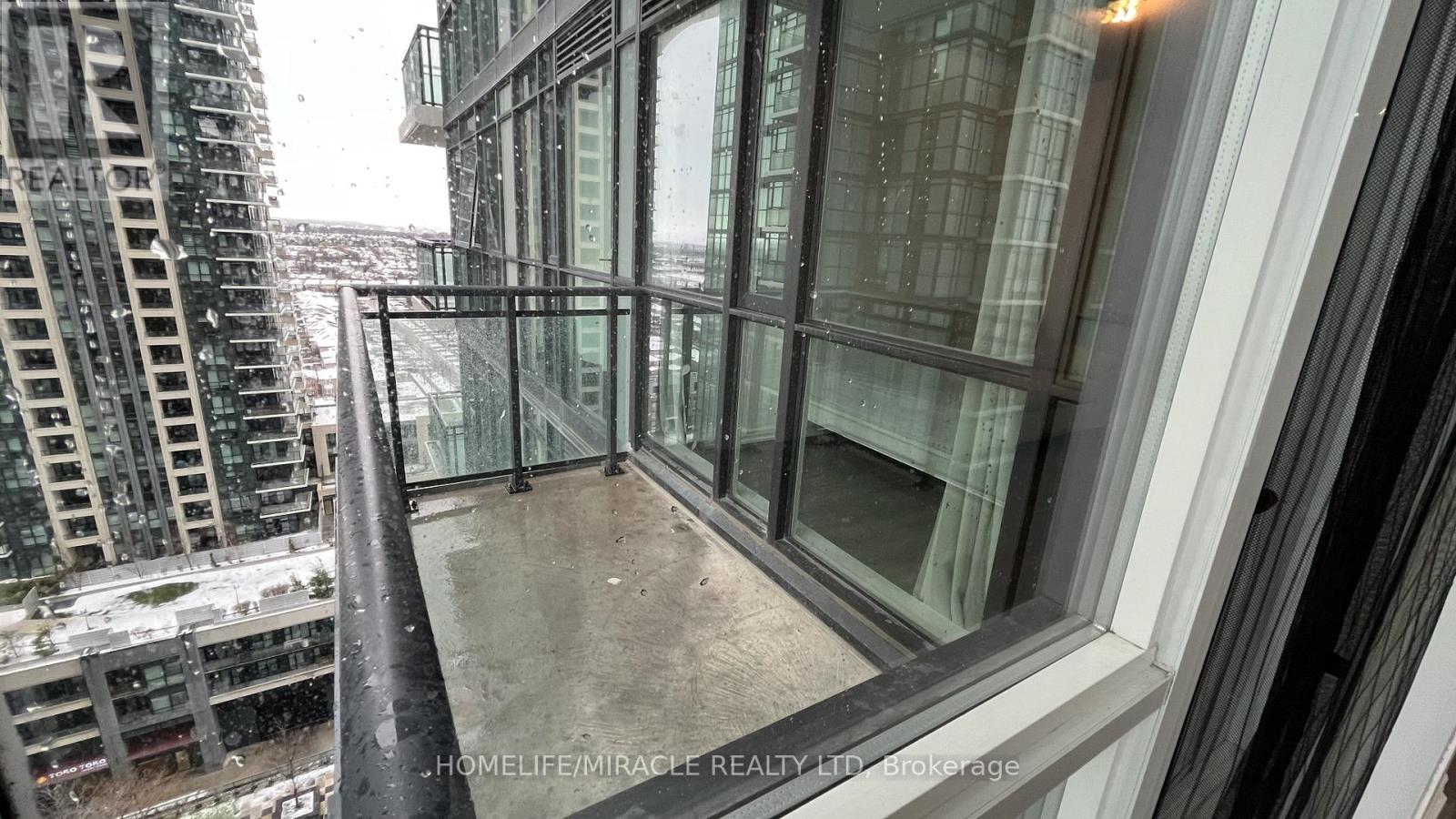 1703 - 4070 Confederation Parkway, Mississauga, Ontario  L5B 0E9 - Photo 13 - W12590990